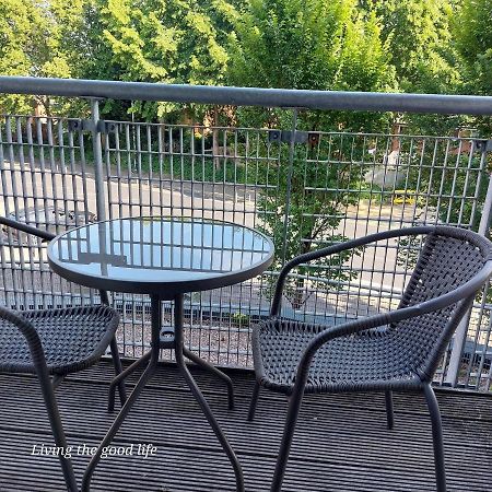 Апартаменти Balcony-View With Free And Secured Parking Манчестер Екстер'єр фото